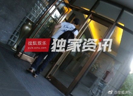 胡歌與神秘女北京豪宅相聚五小時(shí)，豪宅別墅裝修怎樣?
